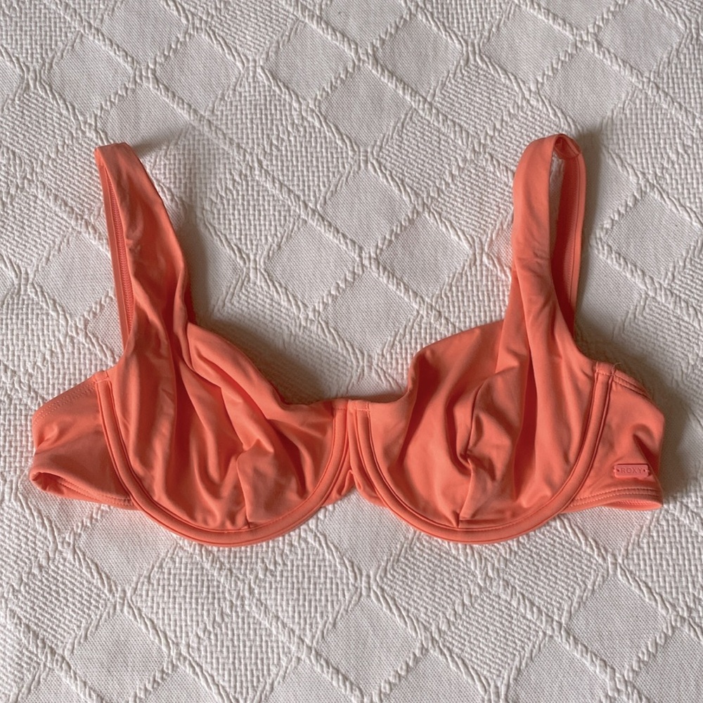 Peach Roxy bikini top. (M) - Picture 5 of 5